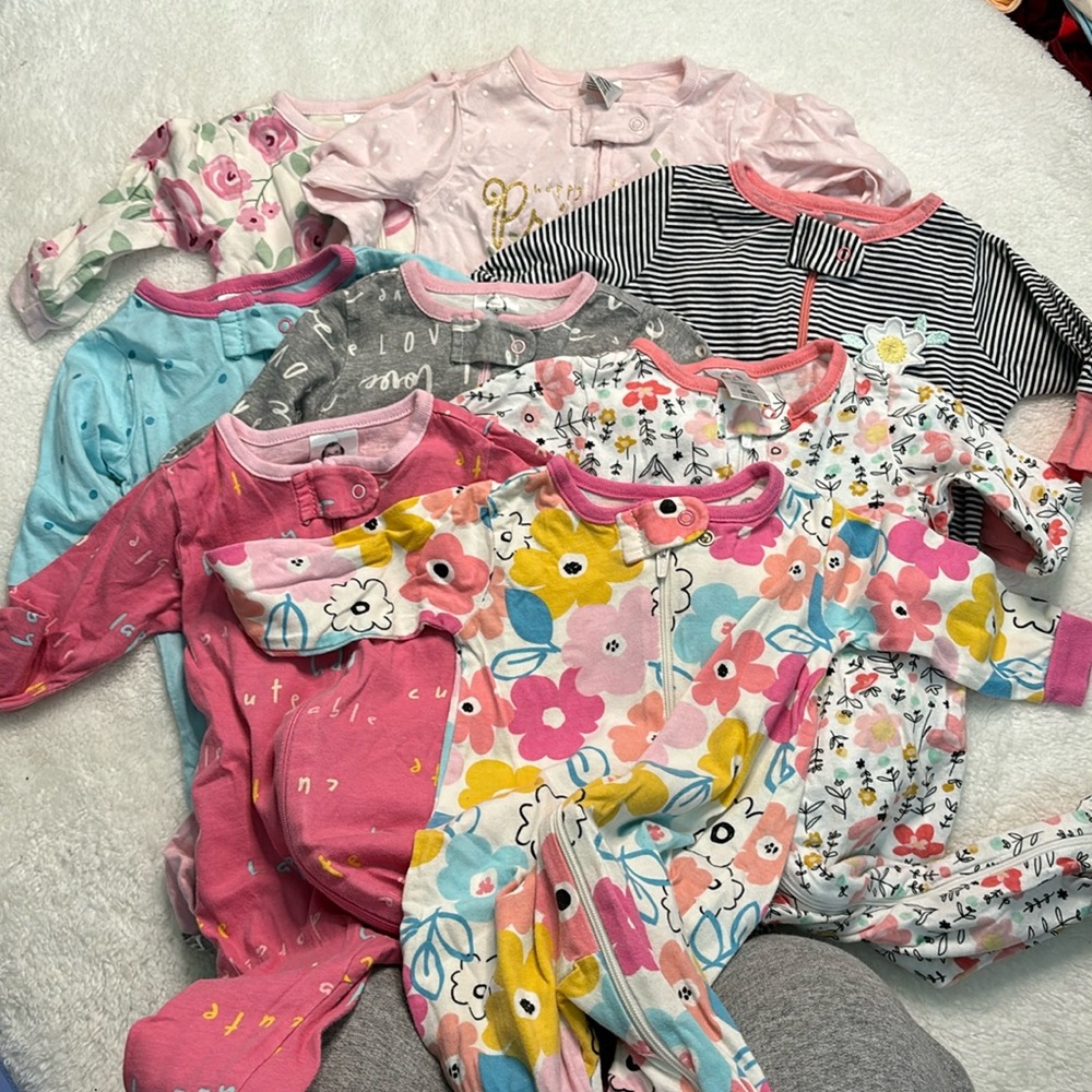 Bundle of eight Gerber footies 0 to 3 months for infants